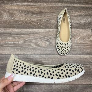 Seychelles knit slip ons size 10